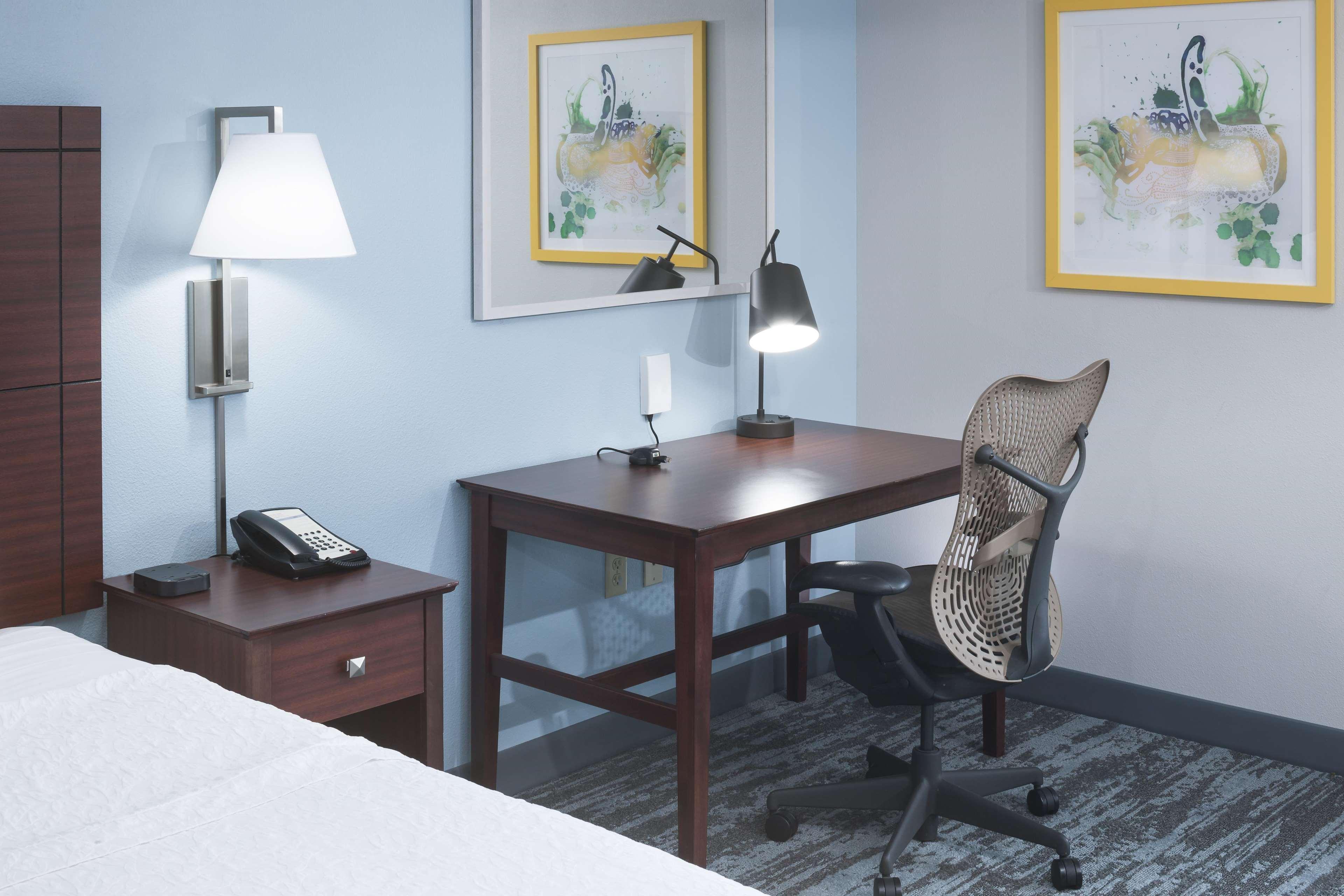 Hampton Inn & Suites Oklahoma City-Bricktown Экстерьер фото