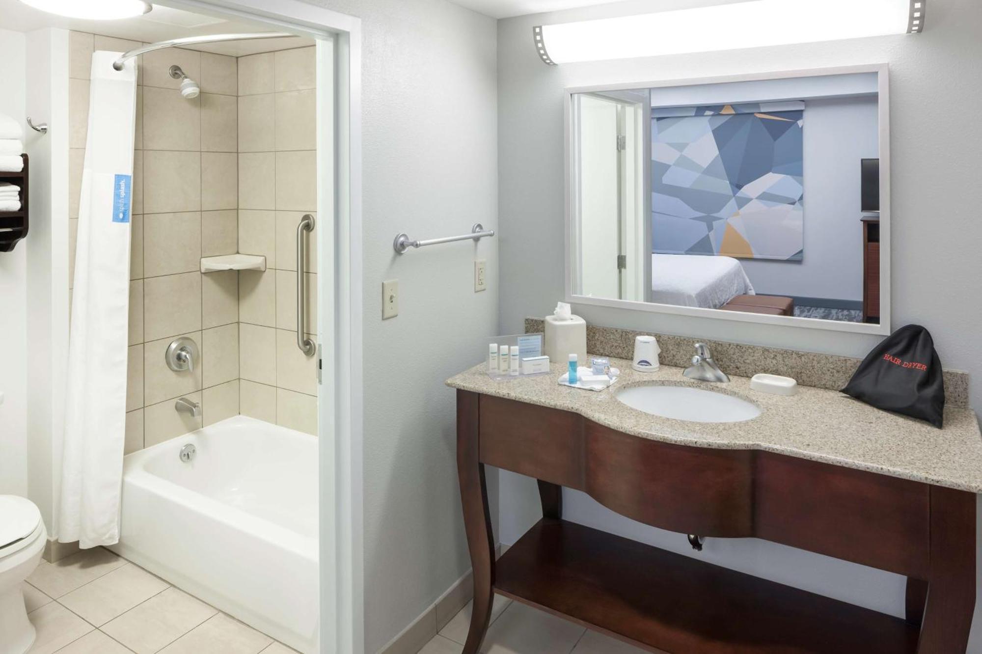 Hampton Inn & Suites Oklahoma City-Bricktown Экстерьер фото